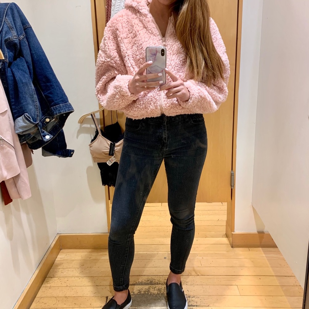SOLD | 💕 Pink Teddy Bear Cropped Jacket - Picture 2 of 2